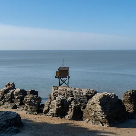 Дом отдыха Maison De Bourg Pour 4 A 500m De La *