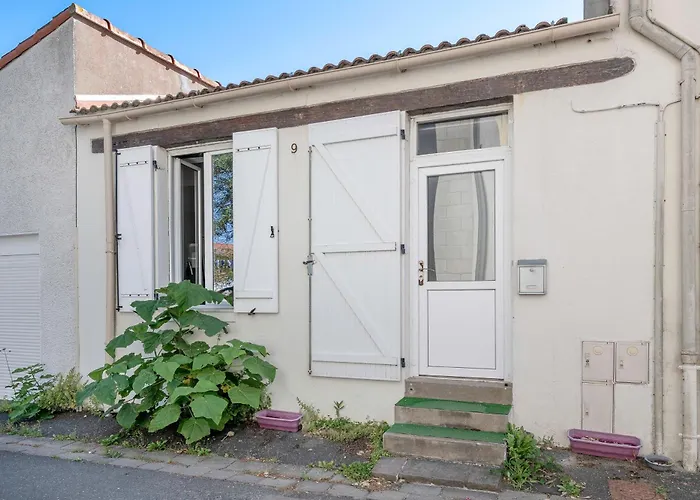 Hébergement de vacances Maison De Bourg Pour 4 à 500m De La