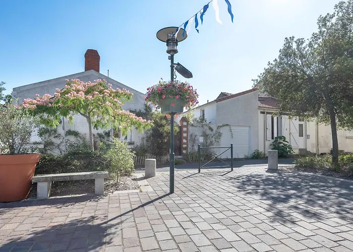 Hébergement de vacances Maison De Bourg Pour 4 à 500m De La